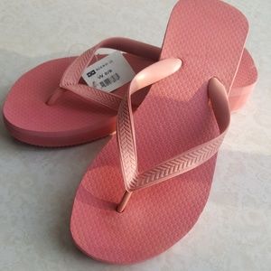 Cariris Women's Pink Rubber Flip Flops Sz 8/9W